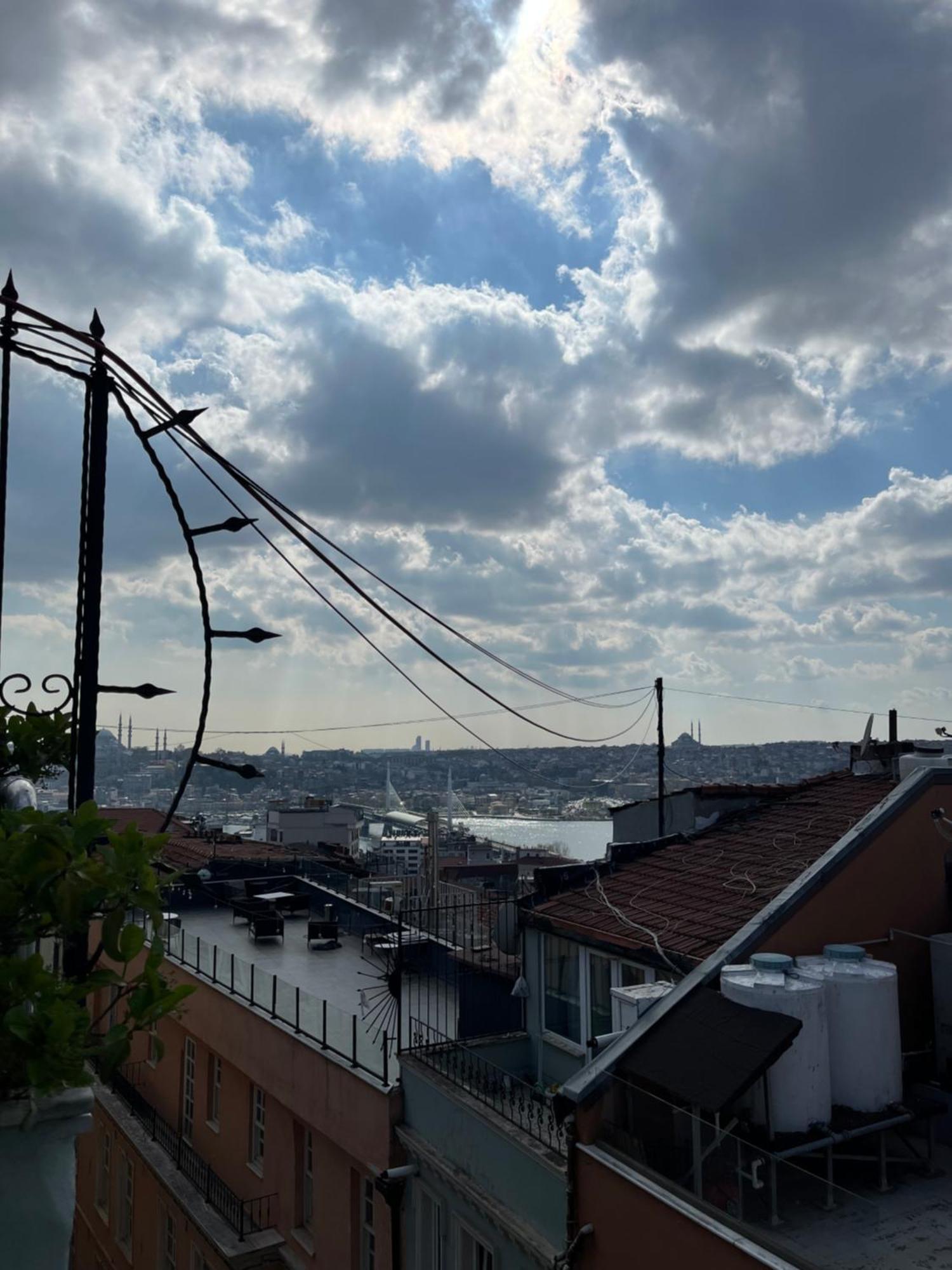 イスタンブールGanbaru Tours - Flats In Galataアパートメント エクステリア 写真